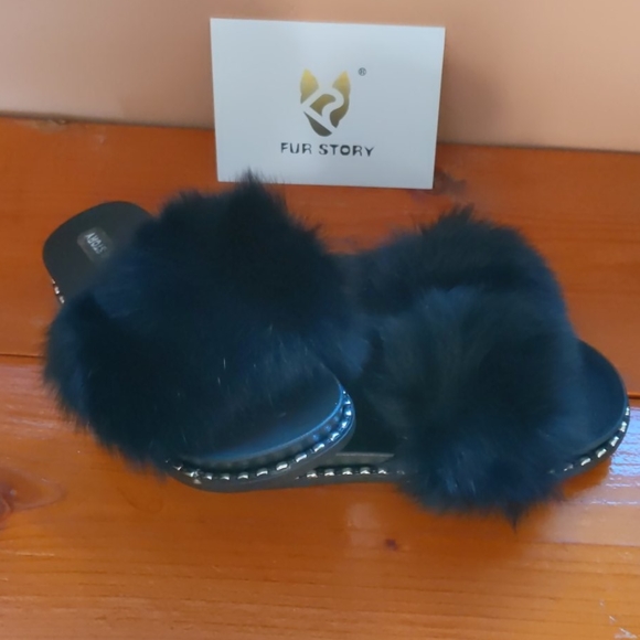 Fox Fur Slides - Picture 3 of 5